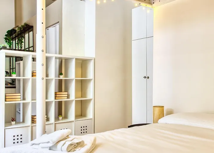 Hostmate - - Farini - Isola *